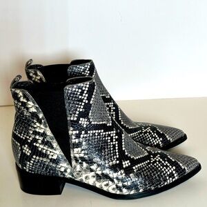Marc Fisher Leather Pointed Toe Chelsea Black & White Snake Ankle Boots Sz 8.5M